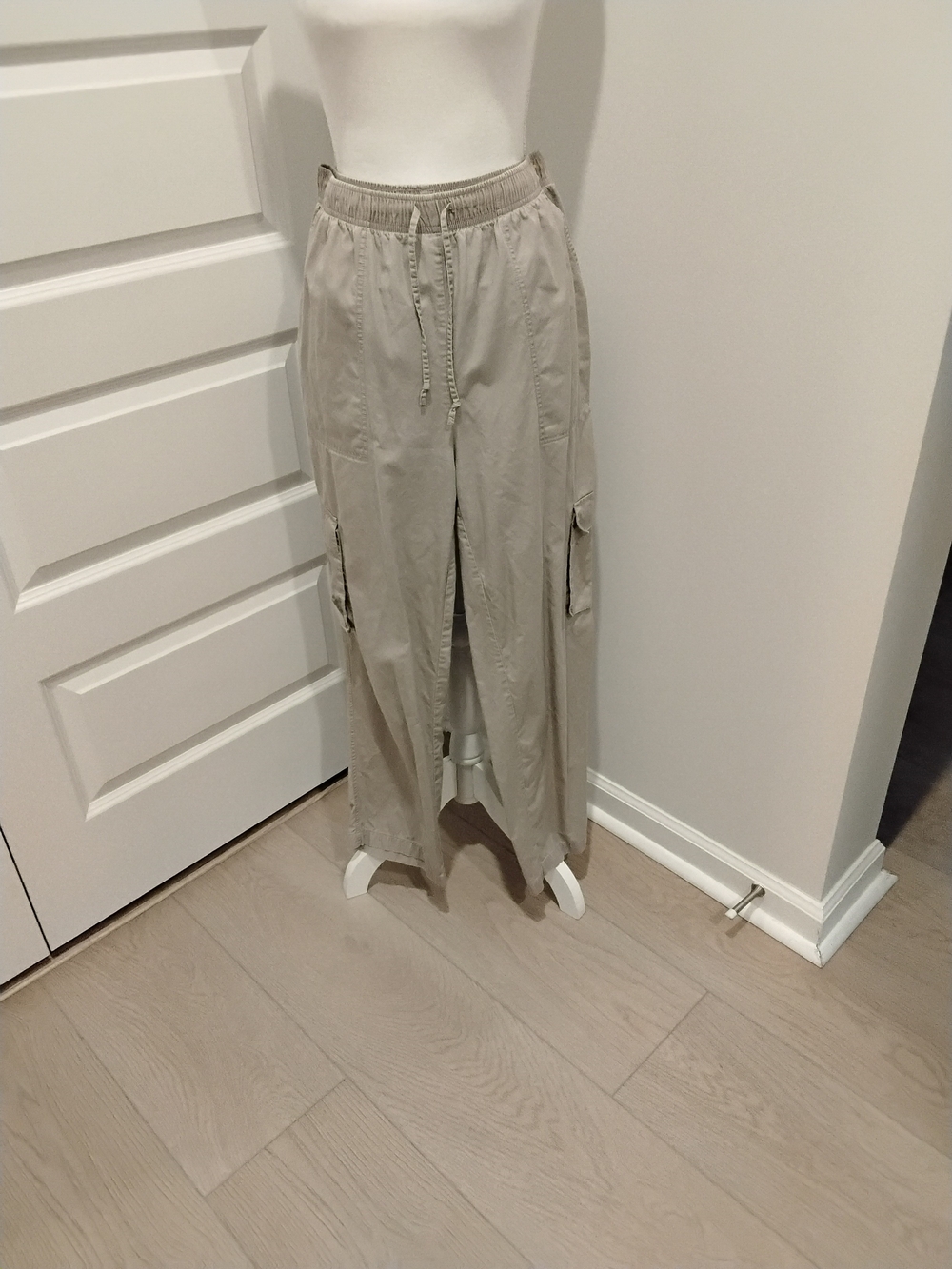 Light Tan (khaki) Cargo Pants